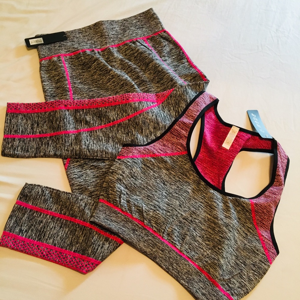 2-piece Leggings with Racerback Sport Bra
